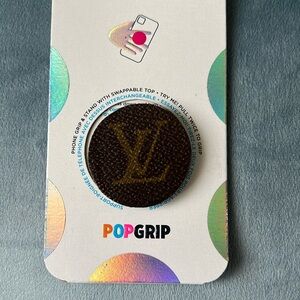 LV pop socket